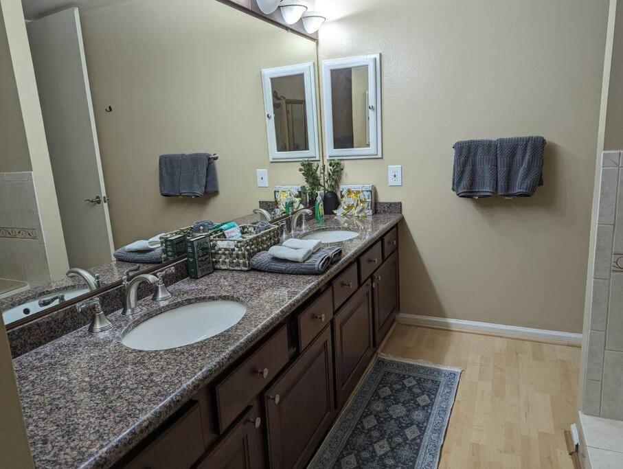Spacious 2 Bedrooms. Prime Location Los Angeles Exterior foto